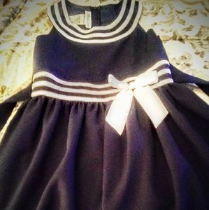 💖A navy blue and white dress.